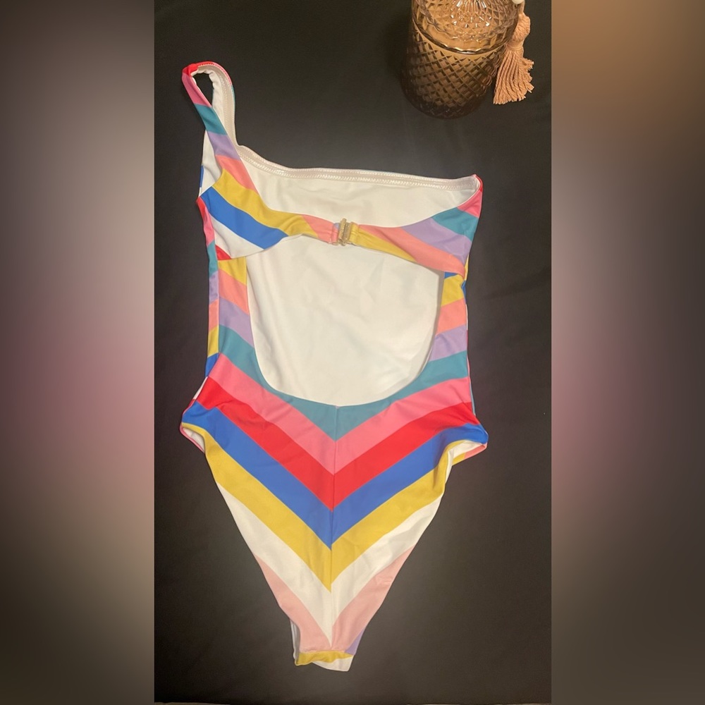 Swim suit one piece
